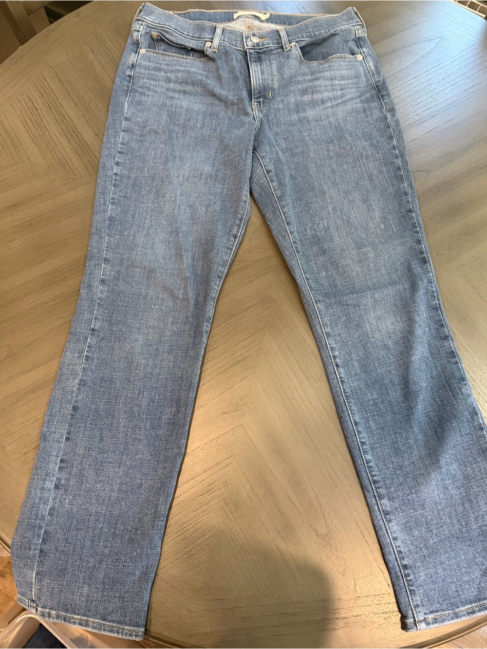 Levi’s Classic Straight Women’s Jeans in Light Blue
